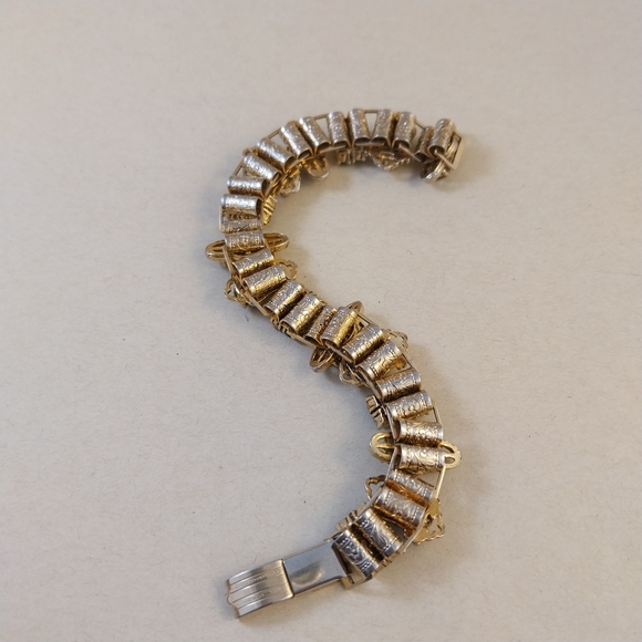 Ventage Gold and Red Bracelet - Picture 13 of 16